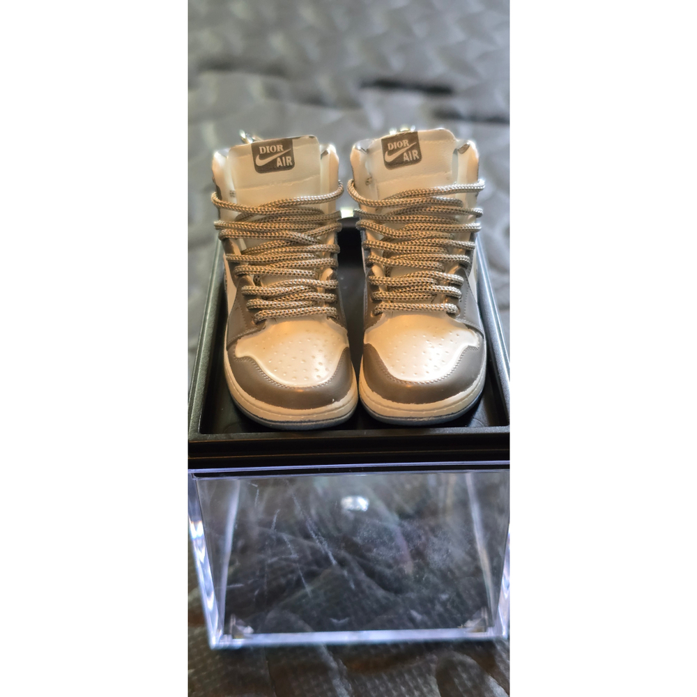 Unisex 3D Sneaker Keychain Set Gray White - Picture 5 of 6